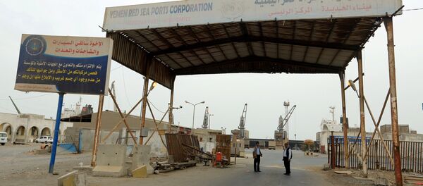 the gate of the Red Sea port of Hodeidah - Sputnik Afrique