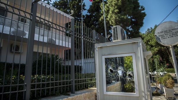 Фасад посольства Ирана в Афинах со следами от пуль, Греция - Sputnik Afrique