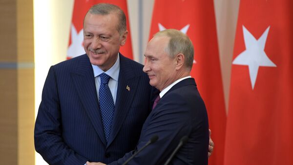 Les présidents de la Russie et de la Turquie. Le sommet s'est tenu à Sotchi ce lundi 17 septembre. - Sputnik Afrique