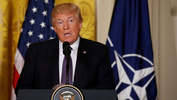 U.S. President Donald Trump addresses a joint news conference with NATO Secretary General Jens Stoltenberg in the East Room at the White House in Washington - Sputnik Afrique