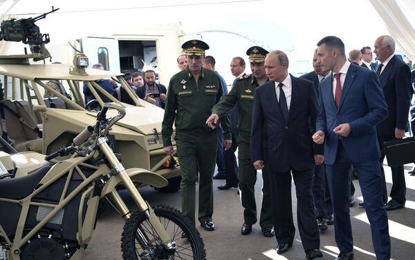 Vladimir Poutine au parc Patriot - Sputnik Afrique