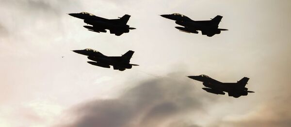 Cazas polacos hacen maniobras en el marco de una cumbre de la OTAN - Sputnik Afrique