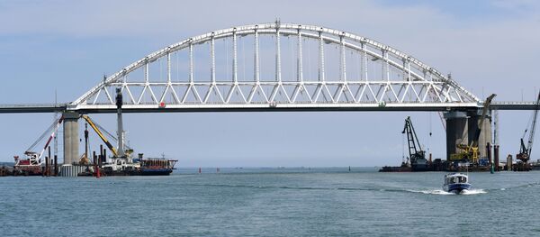 Крымский мост через Керченский пролив. - Sputnik Afrique
