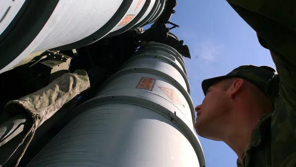 Соединение ПВО С-300 заступило на боевое дежурство - Sputnik Afrique