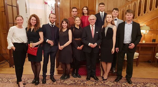 Réception solennelle pour les diplômés de la bourse parlementaire internationale à l'ambassade d'Allemagne Réception solennelle pour les diplômés de la bourse parlementaire internationale à l'ambassade d'Allemagne - Sputnik Afrique