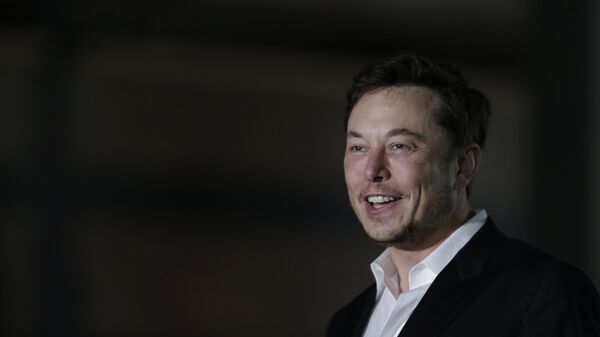 Tesla CEO and founder of the Boring Company Elon Musk speaks at a news conference, Thursday, June 14, 2018, in Chicago. The Boring Company has been selected to build a high-speed underground transportation system that it says will whisk passengers from downtown Chicago to O'Hare International Airport in mere minutes - Sputnik Afrique