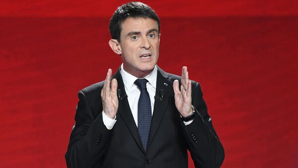 Former Prime minister and candidate for the French left's presidential primaries ahead of the 2017 presidential election, Manuel Valls takes part in the second televised debate between the candidates in Paris - Sputnik Afrique