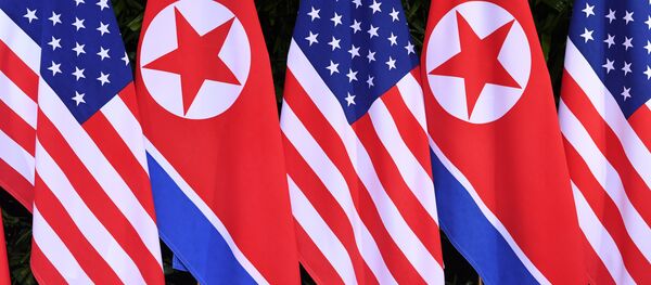 Drapeaux nord-coréens et américains - Sputnik Afrique