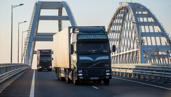 L’ouverture du pont de Crimée à la circulation des camions - Sputnik Afrique