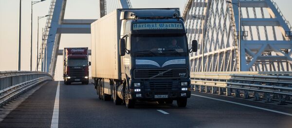 L’ouverture du pont de Crimée à la circulation des camions - Sputnik Afrique