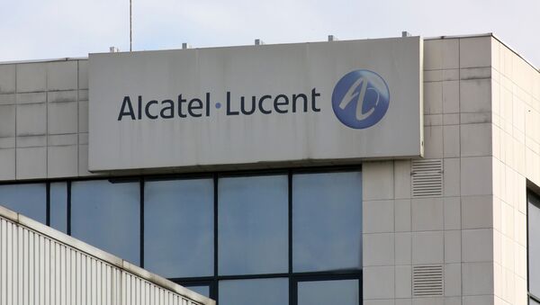 An exterior view of the Alcatel-Lucent unit in Colombes, north of Paris, Tuesday Oct. 8, 2013. - Sputnik Afrique