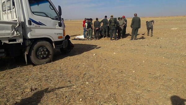 Des charniers de civils découverts près d’Abou-Douhour en Syrie - Sputnik Afrique