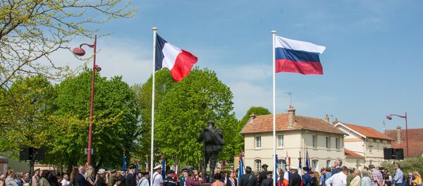 Le monument d'Alexandre Taratynov à Courcy - Sputnik Afrique