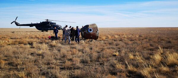 La capsule du Soyouz MS-10 s'est posée non loin de la ville kazakhe de Jezkazgan - Sputnik Afrique