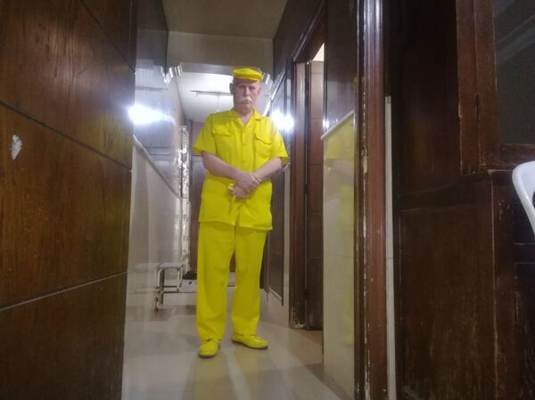 L'homme en jaune - Sputnik Afrique