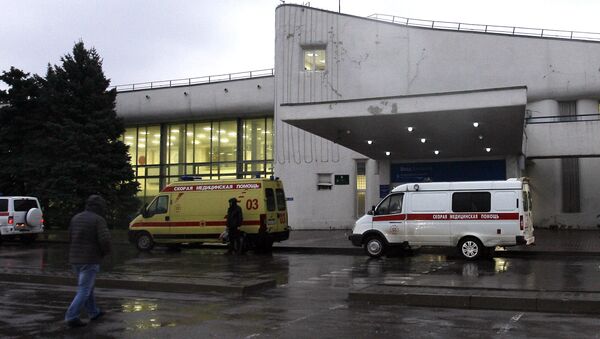 Ambulance cars are parked near the airport building in the city of Rostov-on-Don on March 19, 2016. All sixty-one people on board a flydubai Boeing 737 were killed when their plane crashed and burst into flames as it was landing in Rostov-on-Don, in Southern Russia, on March 19 morning, a local official said. - Sputnik Afrique