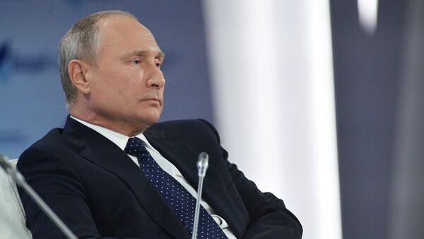 Vladimir Poutine participe à une réunion du club de discussion Valdaï - Sputnik Afrique
