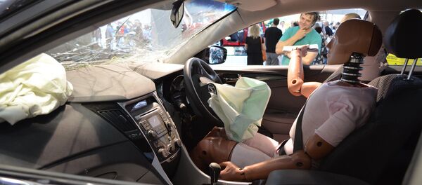 Mannequin dans un essai de choc - Sputnik Afrique