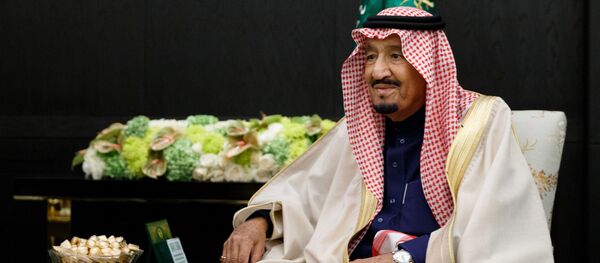 King Salman bin Abdulaziz Al Saud of Saudi Arabia during a meeting with Russian Defense Minister Sergei Shoigu. The image is a handout provided by a third party. Only for internal editorial use. Archiving, commercial use and promotion are prohibited - Sputnik Afrique
