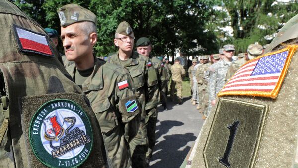 Des militaires polonais et américains lors d'exercices de l'Otan en Pologne - Sputnik Afrique
