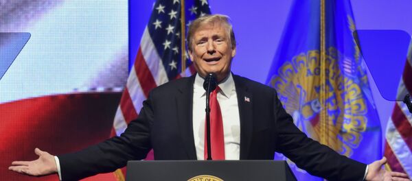 US President Donald Trump speaks at the 91st Annual Future Farmers of America Convention and Expo at Bankers Life Fieldhouse on October 27, 2018 in Indianapolis, Indiana. - Sputnik Afrique