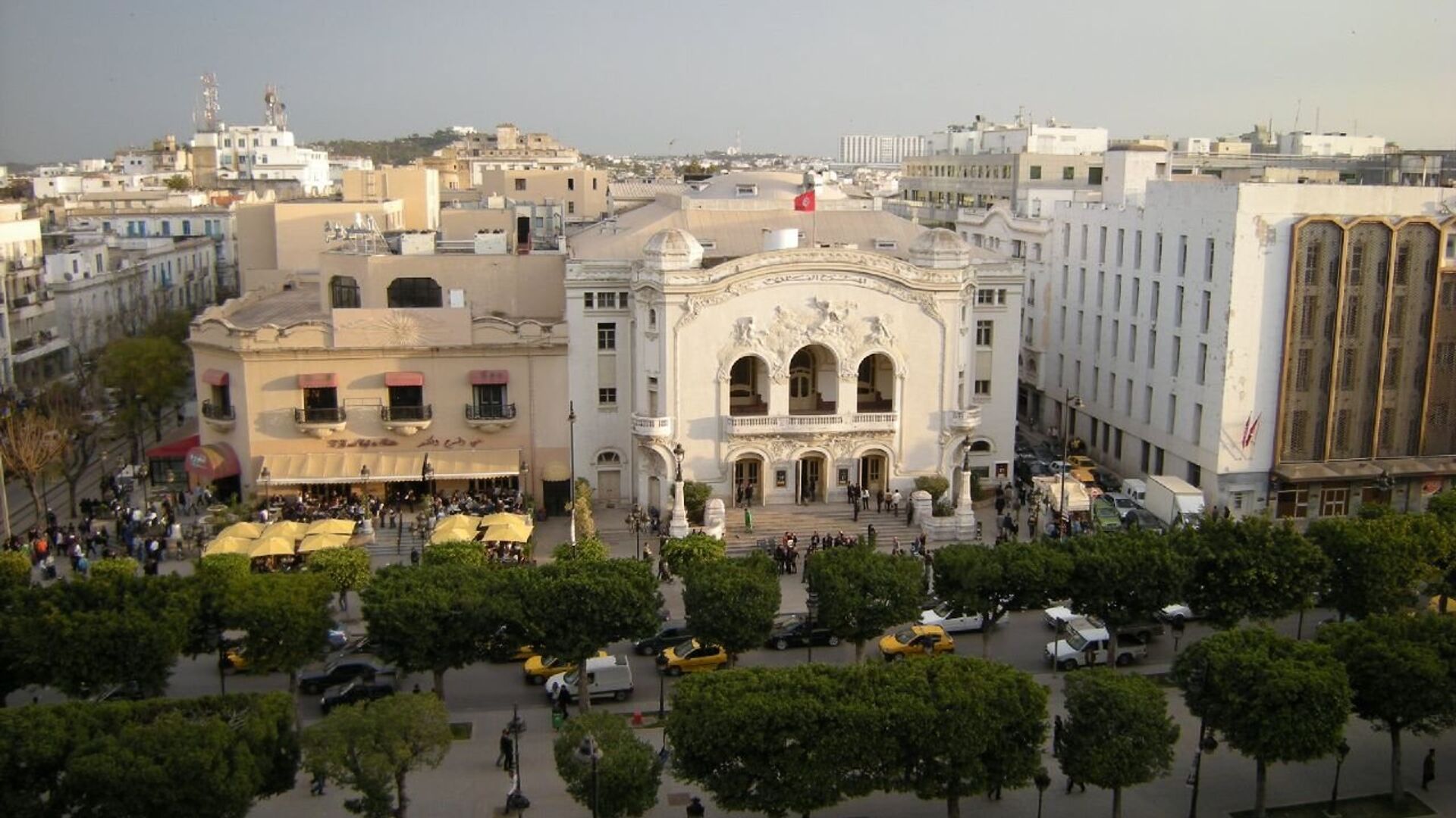 Théâtre municipal et le Palmarium sur l'avenue Bourguiba à Tunis - Sputnik Afrique, 1920, 29.01.2023