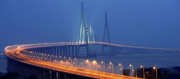 Sutong Bridge over the Chang Jiang (Yangtze River) — between Suzhou and Nantong, Jiangsu province — southern China (File) - Sputnik Afrique