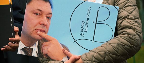 Manifestation en soutient au journaliste Kirill Vychinski à Moscou - Sputnik Afrique