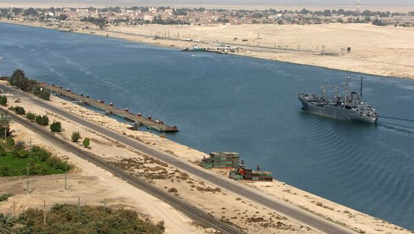 Египетский патрульный корабль в Суэцком канале - Sputnik Afrique