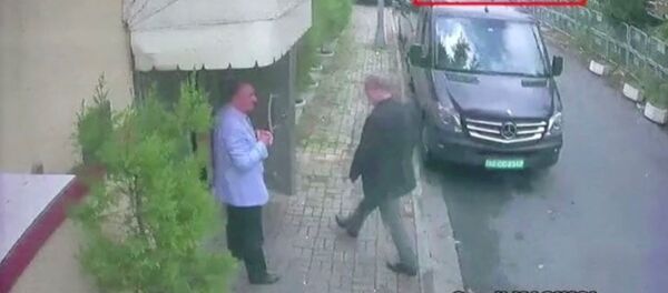 Une image qui montrerait le journaliste Jamal Khashoggi à l'entrée du consulat d'Arabie saoudite à Istanbul - Sputnik Afrique