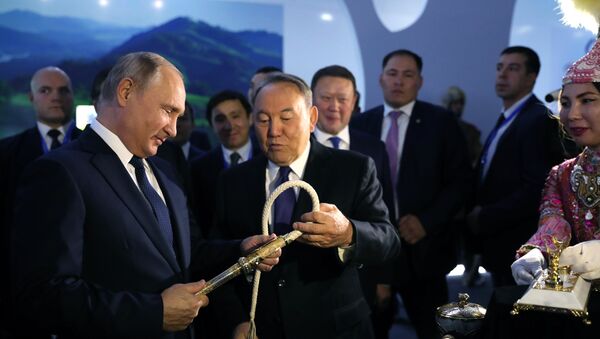 Poutne et Nazarvaïev, Présidents russe et kazakh - Sputnik Afrique