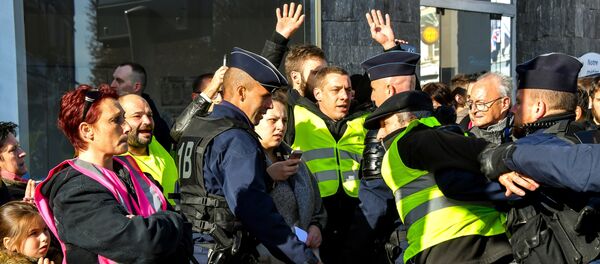 Gilets jaunes (images d'illustration) - Sputnik Afrique