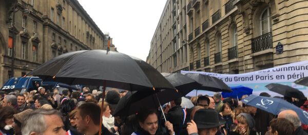 Manifestation de maires des collectivités locales d’Ile-de-France - Sputnik Afrique