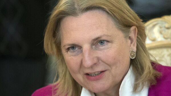 Austrian Foreign Minister Karin Kneissl speaks during her meeting with Russian Foreign Minister Sergey Lavrov in Moscow, Russia, Friday, April 20, 2018.  - Sputnik Afrique