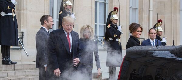 Встреча Э. Макрона и Д. Трампа в Париже - Sputnik Afrique
