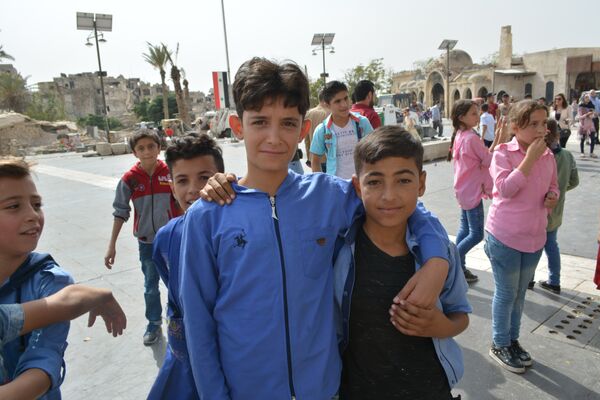 Enfants à Alep, Syrie - Sputnik Afrique