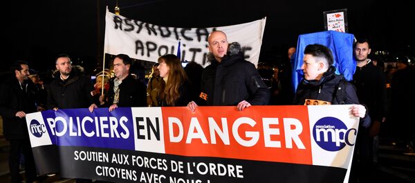 Émoi après le suicide probable de Maggy Biskupski, la porte-voix des policiers en colère - Sputnik Afrique