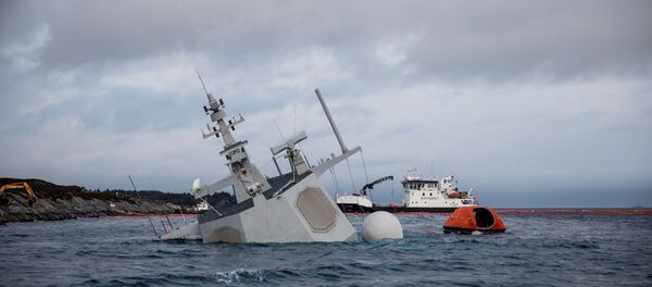 La frégate KNM Helge Ingstad immergée - Sputnik Afrique