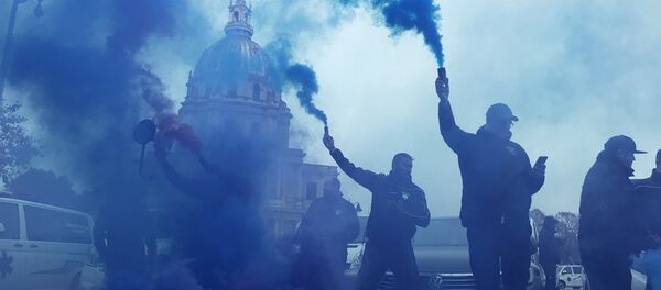 Les ambulanciers ne décolèrent pas: nouvelle action à Paris, 16 novembre 2018 - Sputnik Afrique