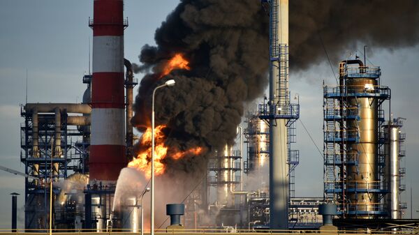 incendie dans une raffinerie de pétrole.  - Sputnik Afrique