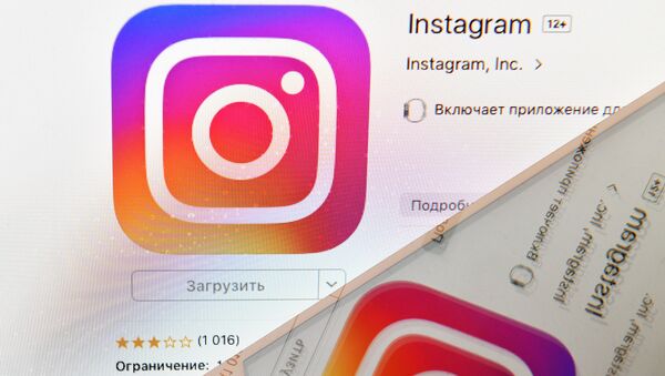Icon of Instagram social media as seen on a smartphone screen - Sputnik Afrique