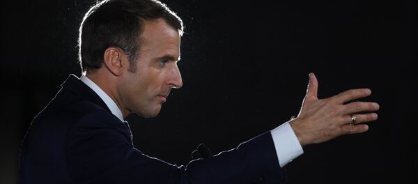 French president Emmanuel Macron gestures as he speaks during the economic event Choose Grand Est in Pont-a-Mousson, northeastern France on November 5, 2018 - Sputnik Afrique