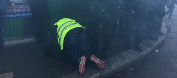 Les «gilets jaunes» entament l’acte 2 de la mobilisation à Paris, 24 novembre 2018 - Sputnik Afrique