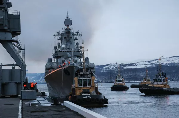 L’accueil des navires de la flotte russe du Nord à Severomorsk L’accueil des navires de la flotte russe du Nord à Severomorsk