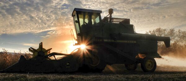 Сельскохозяйственный комбайн - Sputnik Afrique