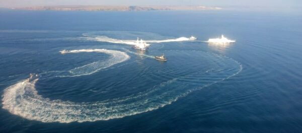 Several Ukrainian warships crossing Russia’s territorial waters and attempting to pass through the Kerch Strait. - Sputnik Afrique