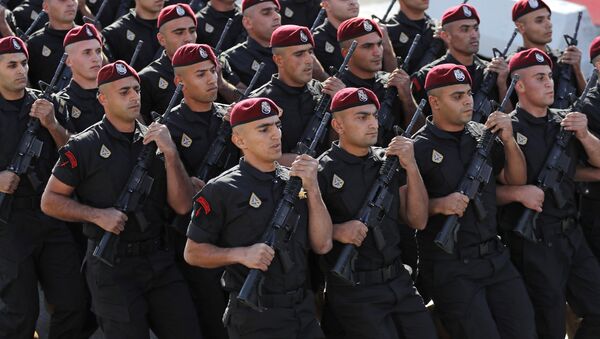 Lebanese marine special forces march during a military parade to mark the 75th anniversary of Lebanon's independence from France, in downtown Beirut, Thursday, Nov. 22, 2018. - Sputnik Afrique
