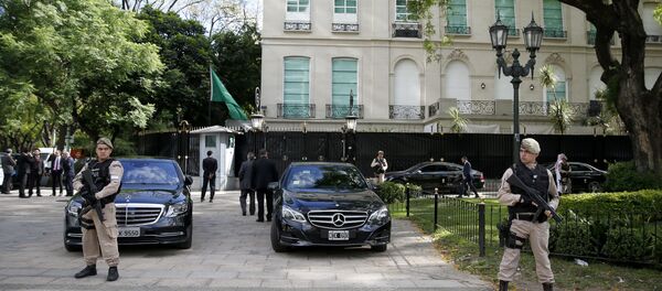 Border police officers guards the entrance to the Saudi Embassy in Buenos Aires, Argentina, Wednesday, Nov. 28, 2018. - Sputnik Afrique
