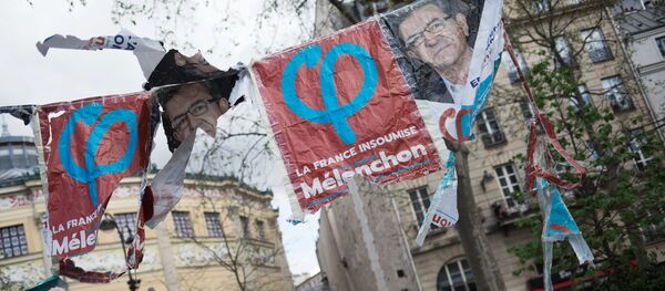 Des affiches avec le logo de la France insoumise à Paris - Sputnik Afrique
