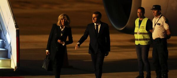 Emmanuel et Brigitte Macron arrivent à Buenos Aires - Sputnik Afrique